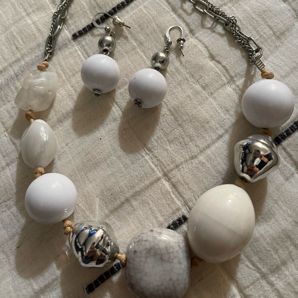 Choker and earrings set